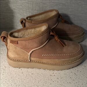 UGG Ultra Crafted Regenerate Unisex Slippers Sz 6